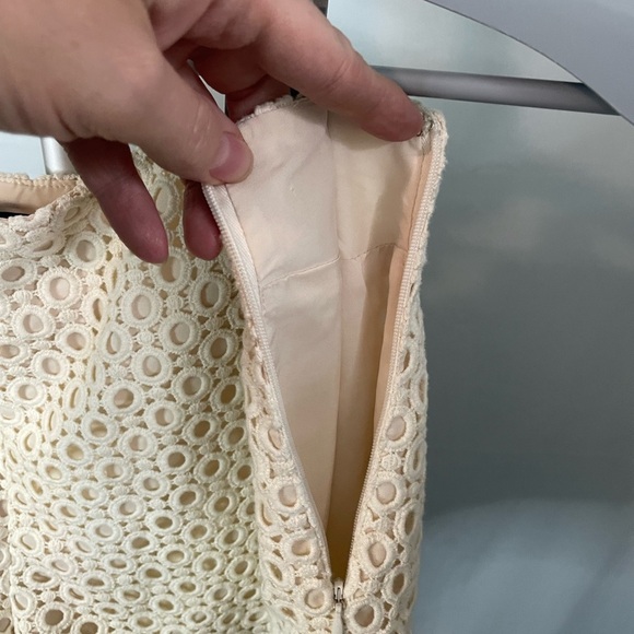 Banana Republic Lace Shorts - cream size 6 - Picture 6 of 9